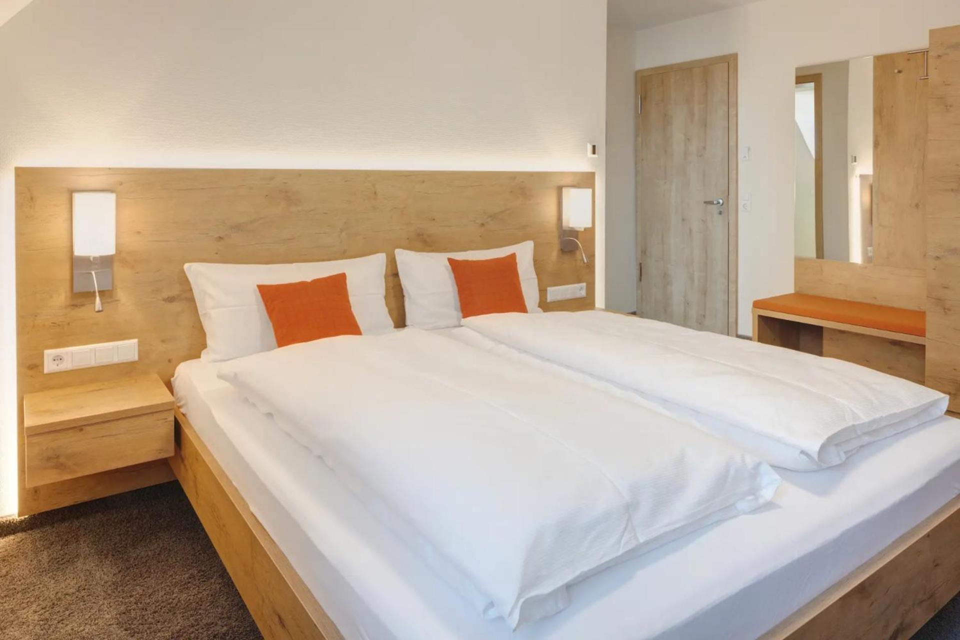 Landhotel Steigenhaus Untermunkheim ภายนอก รูปภาพ