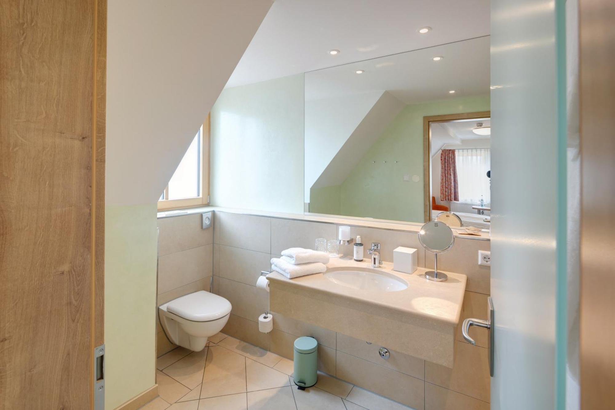 Landhotel Steigenhaus Untermunkheim ภายนอก รูปภาพ