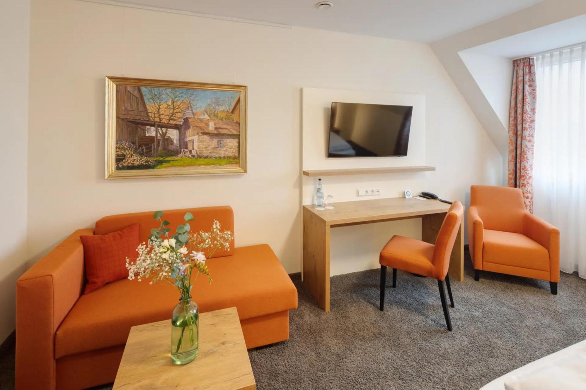 Landhotel Steigenhaus Untermunkheim ภายนอก รูปภาพ