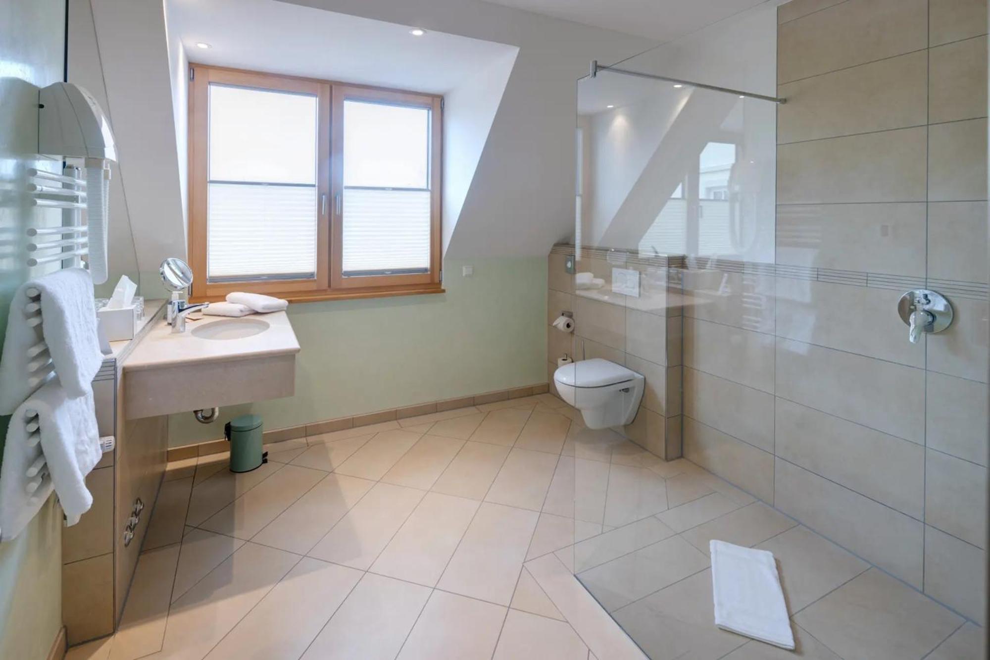 Landhotel Steigenhaus Untermunkheim ภายนอก รูปภาพ